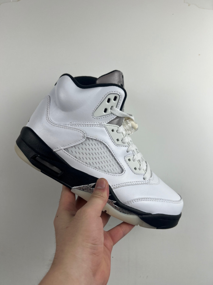 AIR JORDAN 5 RETRO